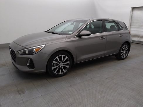 Used 2020 Hyundai Elantra GT FWD image 2