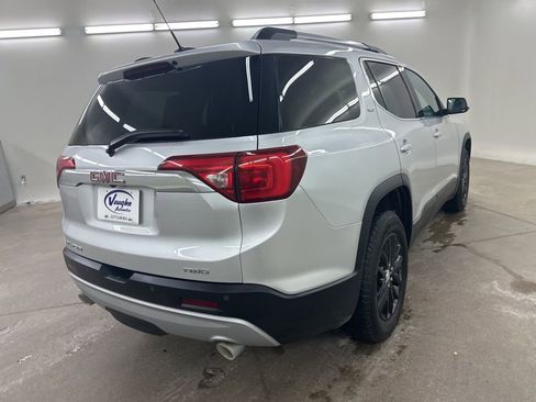 Used 2018 GMC Acadia SLT image 11