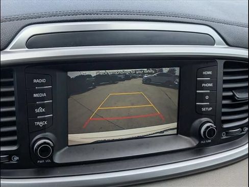 Used 2020 Kia Sorento EX FWD image 13