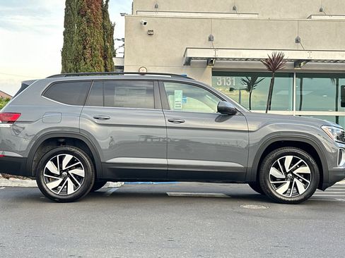 New 2026 Volkswagen Atlas SE FWD image 4