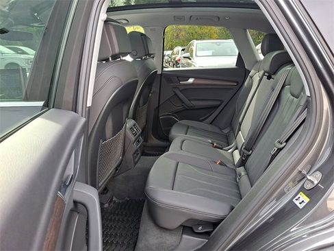Certified 2025 Audi Q5 2.0T Premium Plus w/ Premium Plus Package image 11