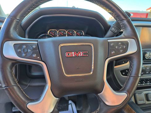 Used 2018 GMC Sierra 1500 SLT image 16