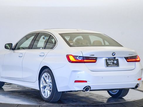 Used 2025 BMW 330i xDrive Sedan w/ Convenience Package image 2