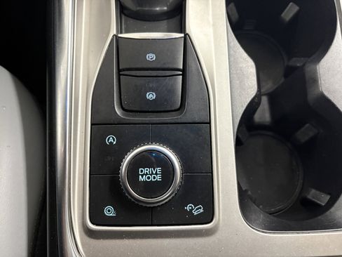 Used 2021 Ford Explorer XLT w/ Equipment Group 202A AWD/4WD image 21