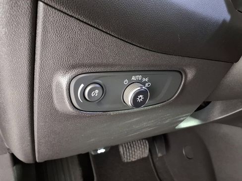 Used 2022 Chevrolet Equinox LT image 16