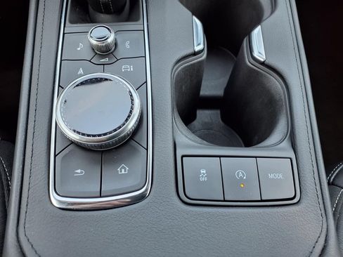 Used 2024 Cadillac XT4 Premium Luxury w/ Cold Weather Package AWD/4WD image 10