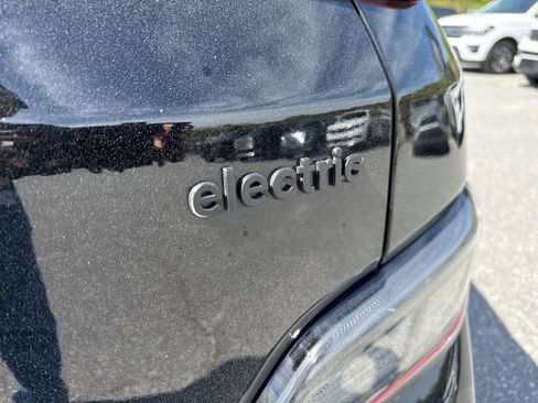 Used 2023 Hyundai Kona SE image 28