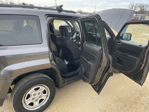 Used 2016 Jeep Patriot Sport w/ Power Value Group image 13
