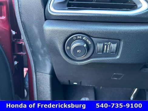 Used 2018 Chrysler Pacifica Touring Plus w/ S Appearance Package image 38