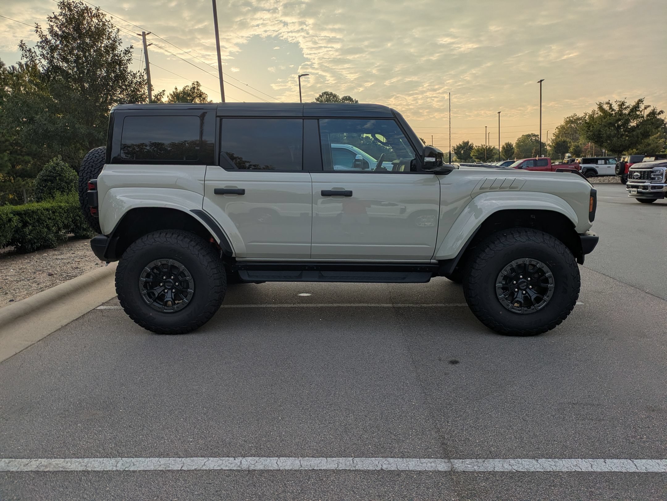 New 2026 Ford Bronco Raptor AWD/4WD image 3