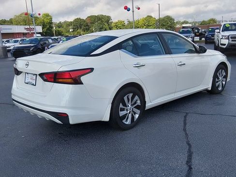 Certified 2024 Nissan Altima 2.5 S FWD image 3