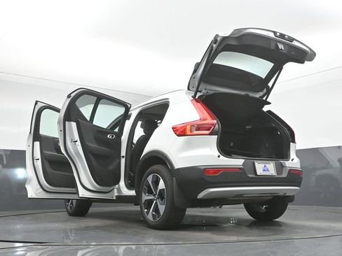 Used 2023 Volvo XC40 B4 Plus w/ Protection Package Premier image 54