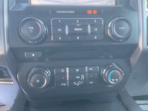 Used 2017 Ford F250 XLT w/ XLT Premium Package image 14