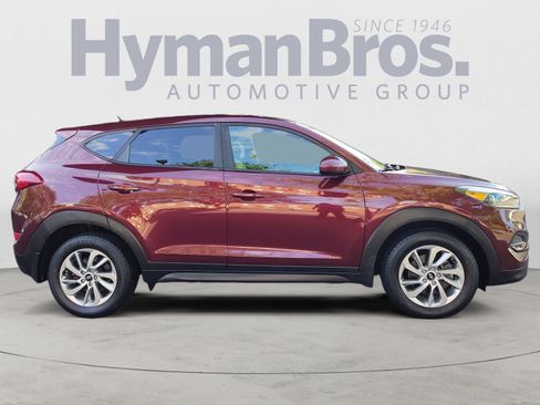 Used 2018 Hyundai Tucson SE w/ Cargo Package FWD image 2