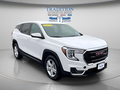 Used 2024 GMC Terrain SLE AWD/4WD image 8