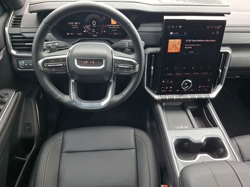 Used 2026 GMC Acadia Elevation w/ Elevation Premium Package AWD/4WD image 15