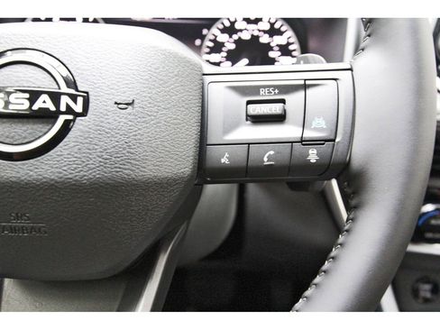 Used 2026 Nissan Rogue SV FWD image 19