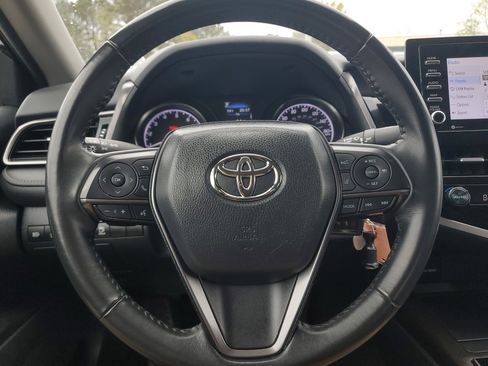 Used 2024 Toyota Camry SE image 19