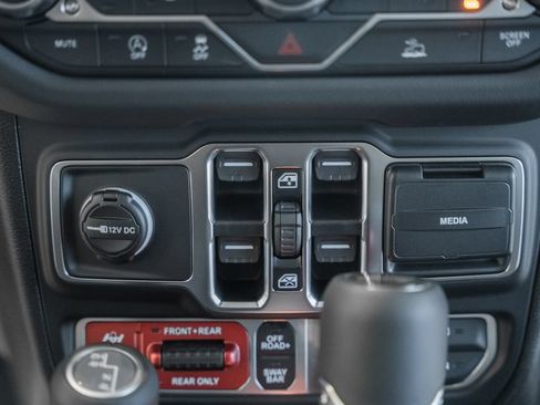 New 2026 Jeep Wrangler Unlimited Rubicon AWD/4WD image 25