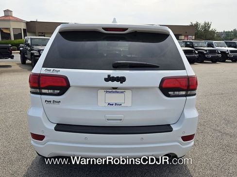 Used 2020 Jeep Grand Cherokee Altitude RWD image 11