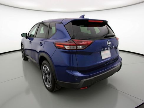 Used 2025 Nissan Rogue SV image 6