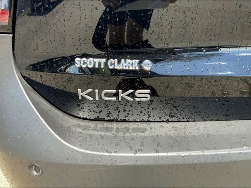 Used 2025 Nissan Kicks SV image 22
