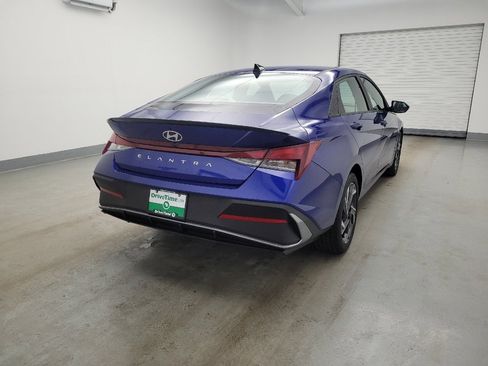 Used 2025 Hyundai Elantra Sport image 7