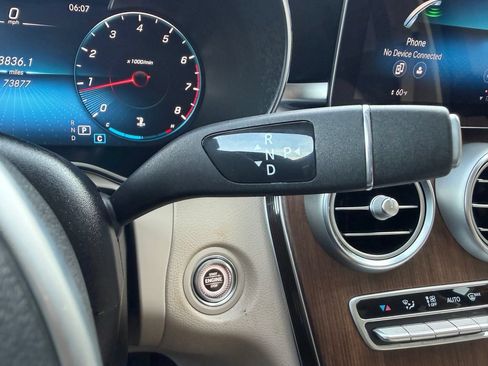 Used 2021 Mercedes-Benz GLC 300 4MATIC image 15