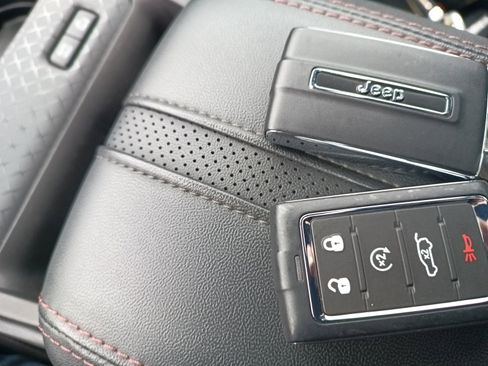 Used 2024 Jeep Wagoneer Launch Edition image 28