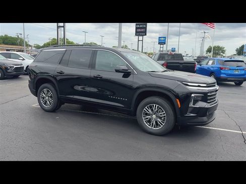 Certified 2024 Chevrolet Traverse LT FWD image 2