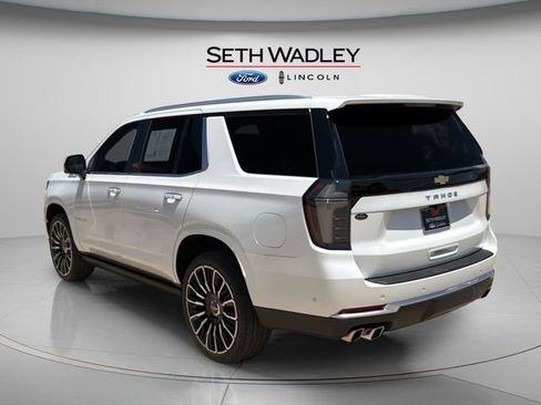 Used 2025 Chevrolet Tahoe High Country AWD/4WD image 5
