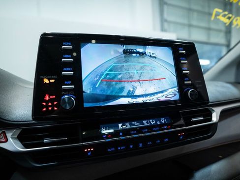 Used 2024 Toyota Sienna XLE image 25