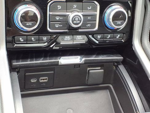 Used 2021 GMC Yukon Denali w/ Denali Premium Package AWD/4WD image 19