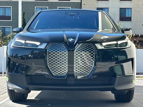 Used 2023 BMW iX xDrive50 image 7