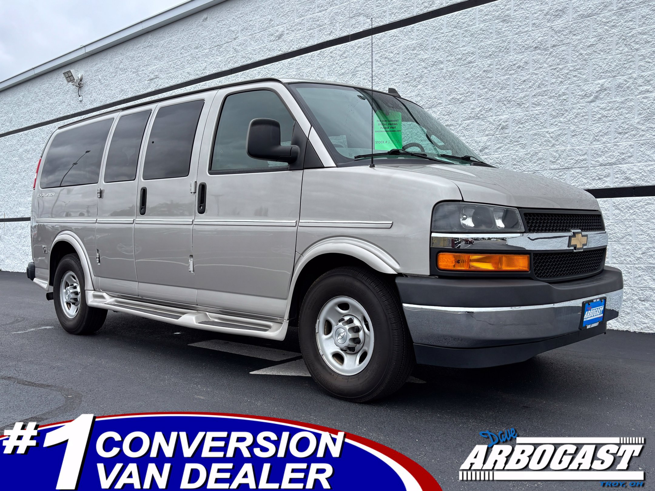Used 2019 Chevrolet Express 2500 w/ Enhanced Convenience Package RWD image 1