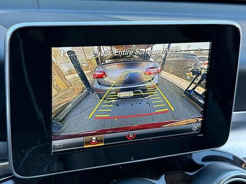 Used 2018 Mercedes-Benz GLC 300 4MATIC image 25