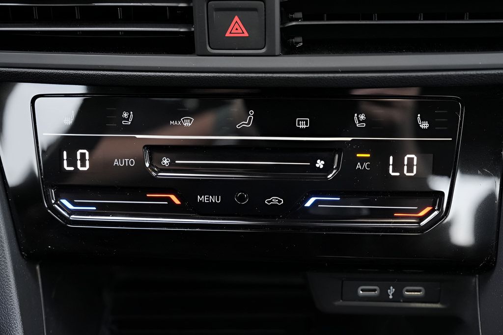 Used 2025 Volkswagen Jetta GLI Autobahn FWD image 37