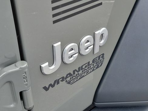 Used 2020 Jeep Wrangler Unlimited Sport S AWD/4WD image 5