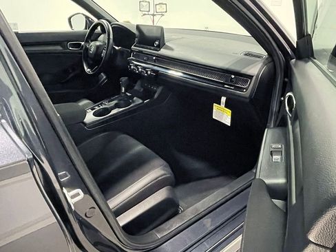 Used 2025 Honda Civic Sport image 24