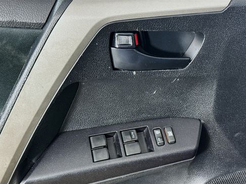 Used 2018 Toyota RAV4 LE w/ All Weather Liner Package image 23