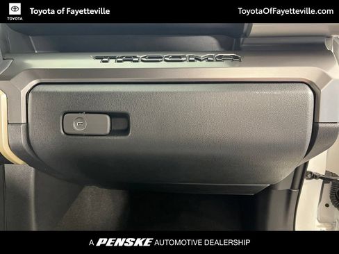 Used 2026 Toyota Tacoma SR5 AWD/4WD image 12