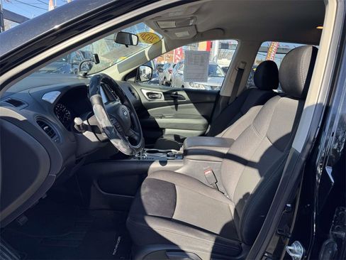 Used 2020 Nissan Pathfinder S image 17
