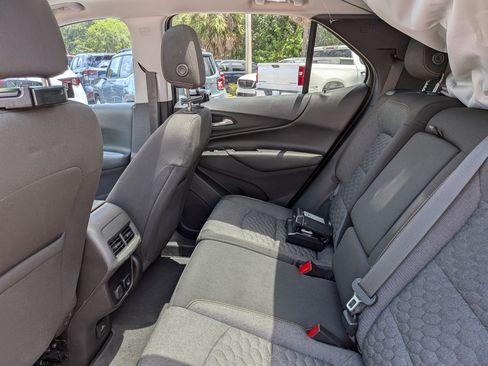 Used 2018 Chevrolet Equinox LT FWD image 15