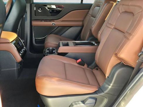 New 2026 Lincoln Aviator Reserve w/ Jet Appearance Package image 15