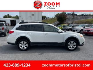 Used 2011 Subaru Outback 2.5i Limited image 1