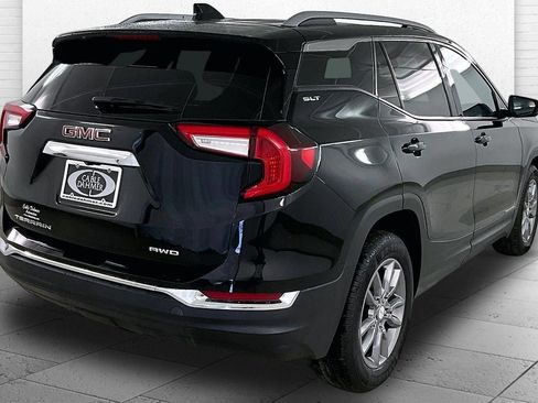 Used 2024 GMC Terrain SLT image 5