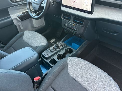 New 2025 Ford Maverick XLT image 15