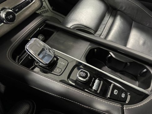 Used 2021 Volvo XC90 T8 Inscription w/ Advanced Package image 21