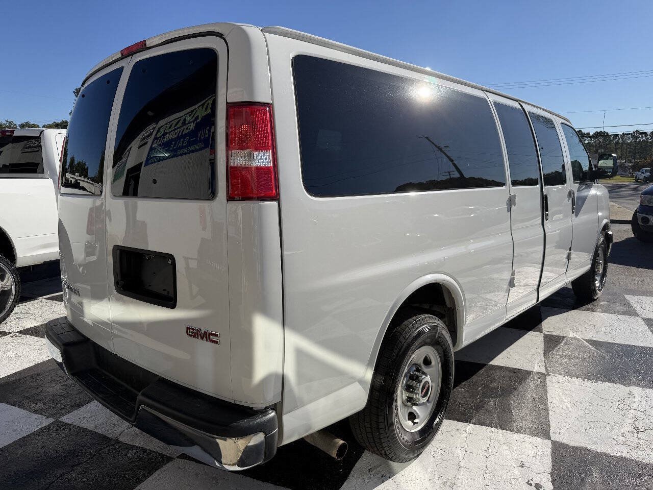 Used 2019 GMC Savana 3500 LT w/ LT Preferred Equipment Group RWD image 6