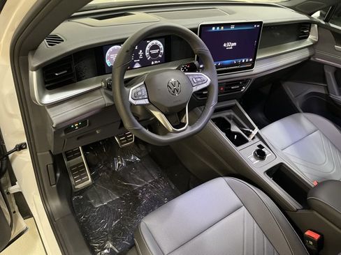New 2026 Volkswagen Tiguan SE R-Line AWD/4WD image 15